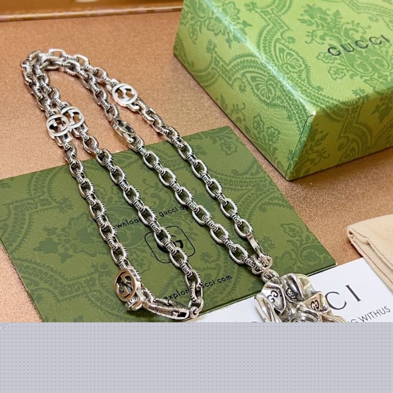 G*u*i necklaces